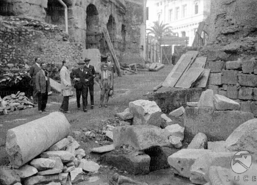 Mussolini på befaring Marcellusteateret